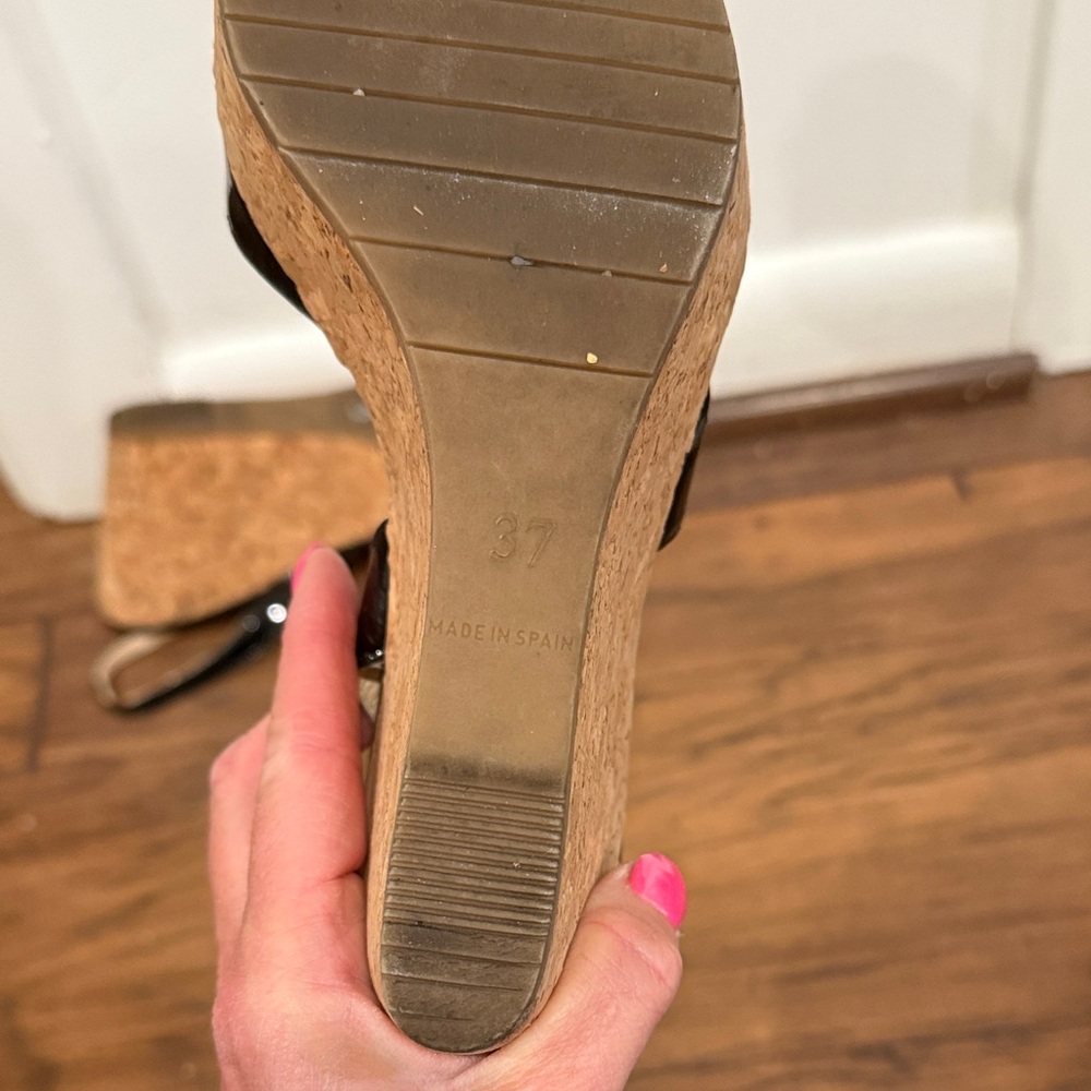 LK Bennett Black Patent Wedge Sandals - Picture 3 of 4